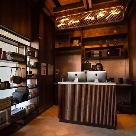 فندق The Devlin 4*