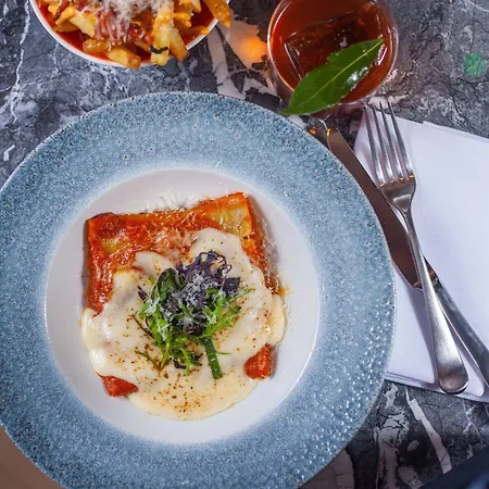 فندق The Devlin 4*