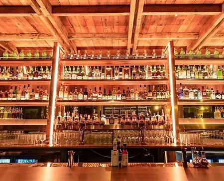 فندق The Devlin 4*